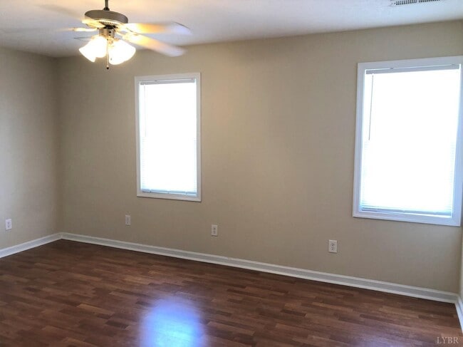 Building Photo - 607 Capstone Dr