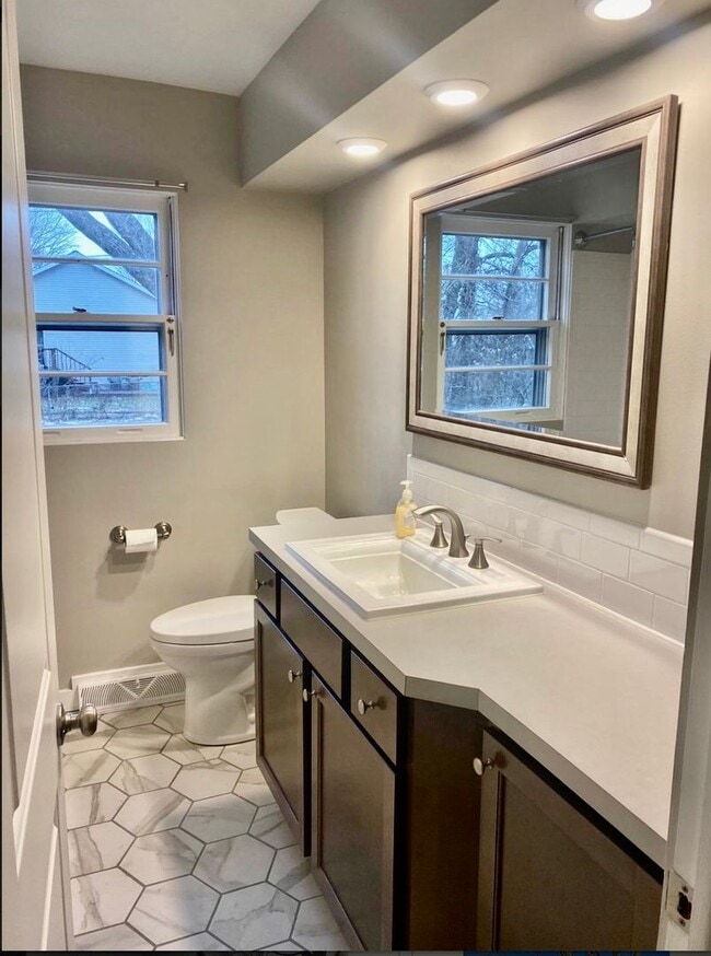 Building Photo - 3 bedroom home in Forest Hills Coming Soon!