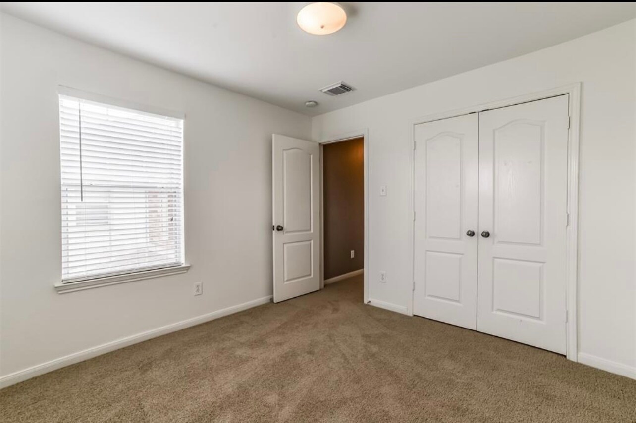 Building Photo - 8126 Montague Manor Ln