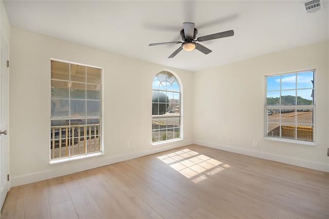 Building Photo - 305 N Oak Cliff Blvd