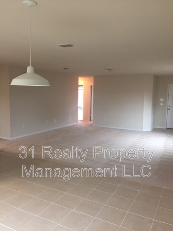 Building Photo - 1305 Swan Ridge Dr