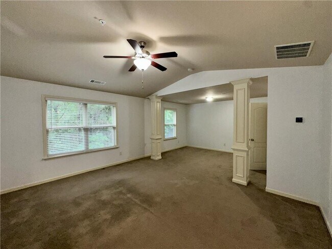 Building Photo - 2249 Knoxhill View