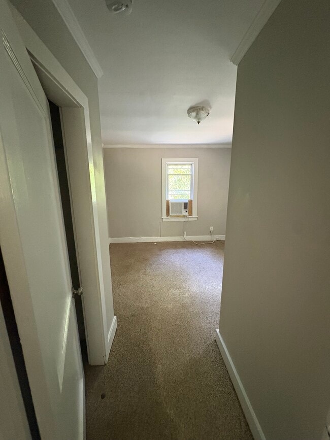Building Photo - 412 Fewell St