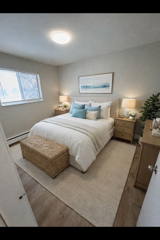 Building Photo - 10678 E Holly Rd