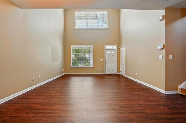 Building Photo - 7420 Abigail Glen Dr