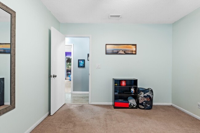 Building Photo - 2442 Duncan Dr