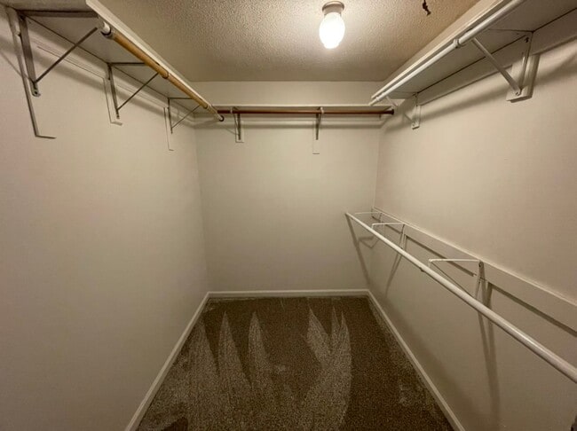 Building Photo - Quaint End Unit Two Bedroom Townhome in Cary