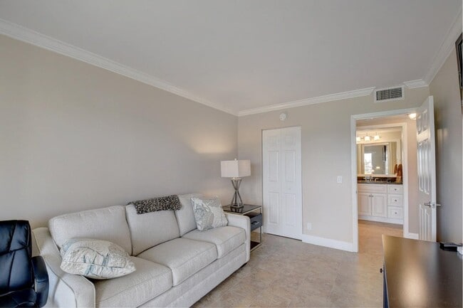 Building Photo - 4028 Newcastle B