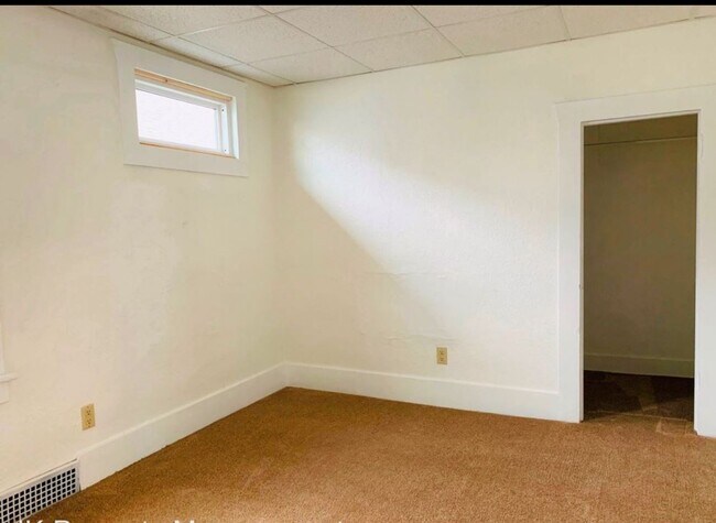 Building Photo - 1706 Colorado Ave NE