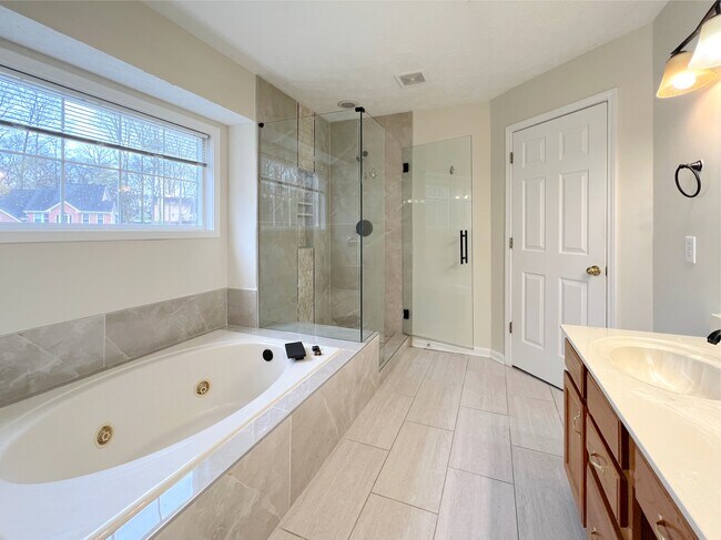 Building Photo - 1924 Riverlanding Cir