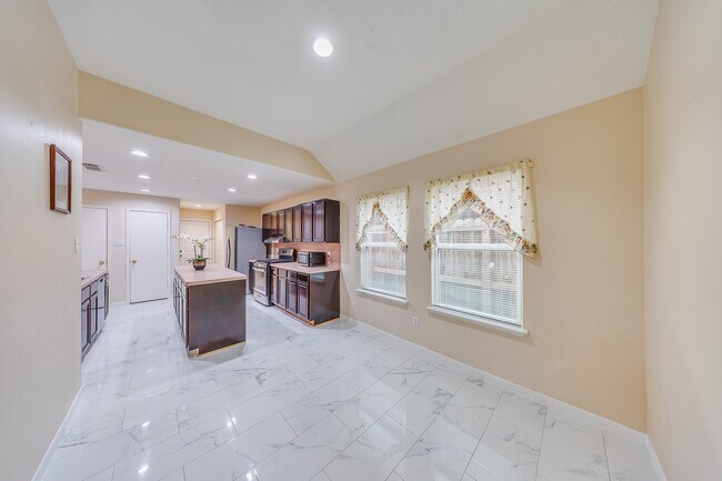 Building Photo - 6515 Autumn Thistle Dr