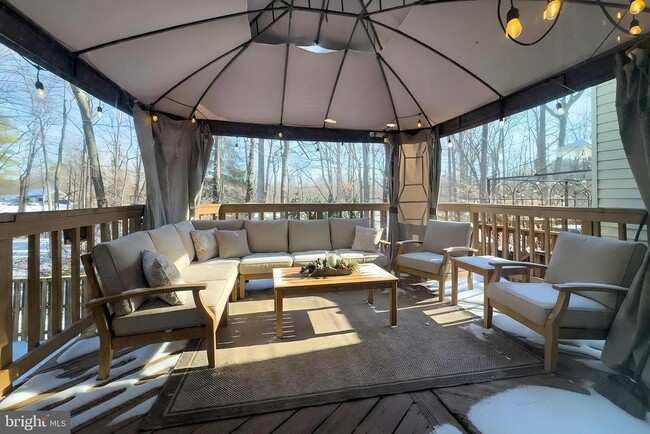 Building Photo - 5809 Waterdale Ct