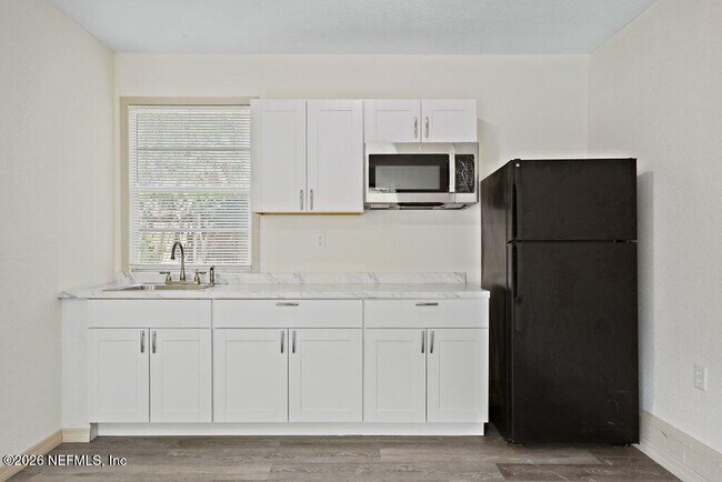 Building Photo - 3058 Rosselle St