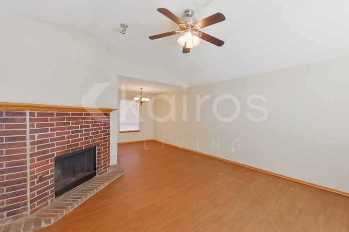 Building Photo - 1129 NE 8th St