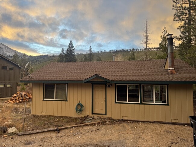Primary Photo - 1215 Mt Shasta Cir