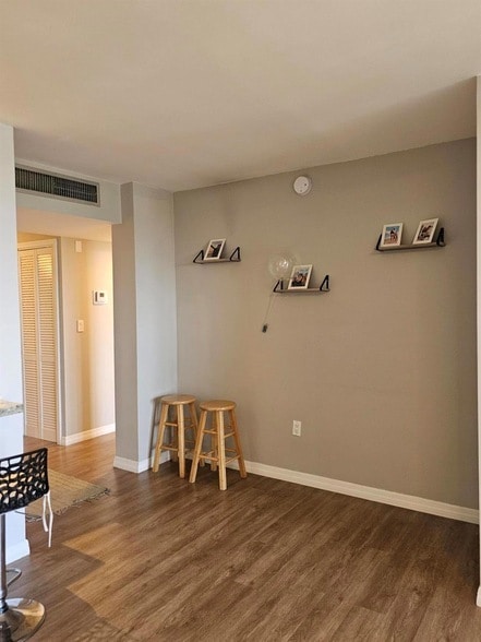 Building Photo - 1780 NE 191st St