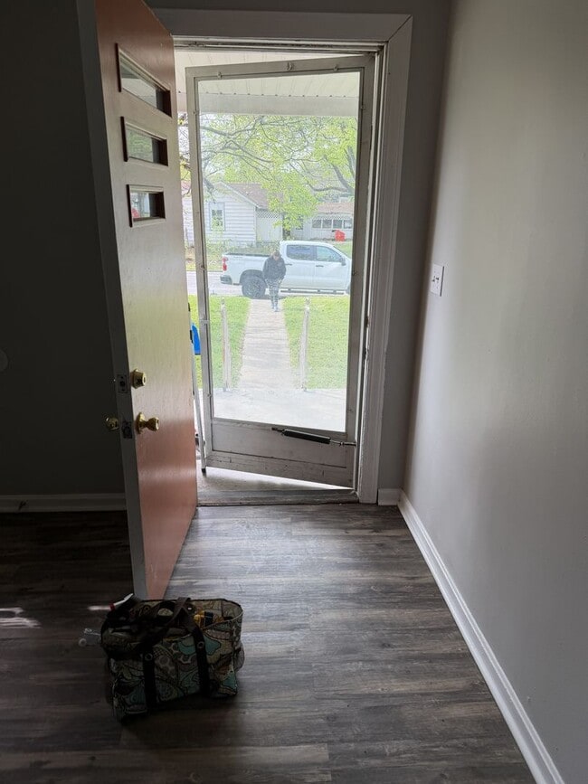 Building Photo - Nice 2BR/1Ba house