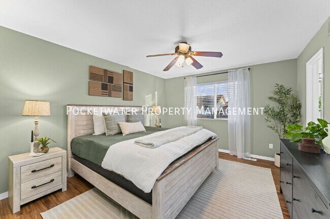 Building Photo - 628 Sumac St