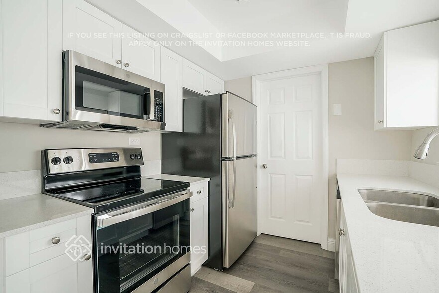 Building Photo - 2925 NW 69th Ave