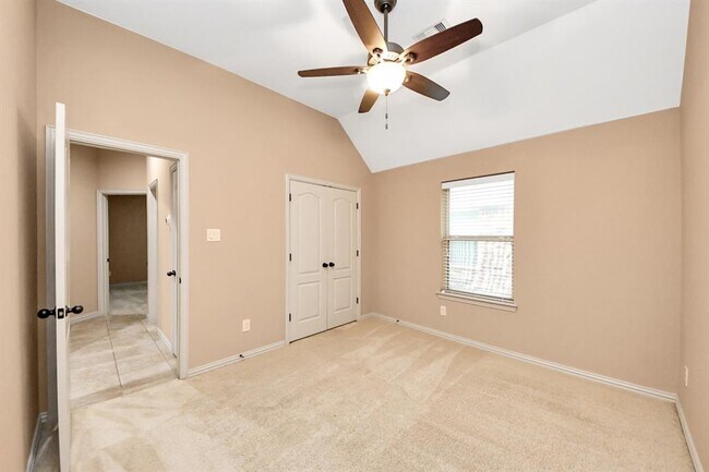 Building Photo - 4727 Sheila Dr