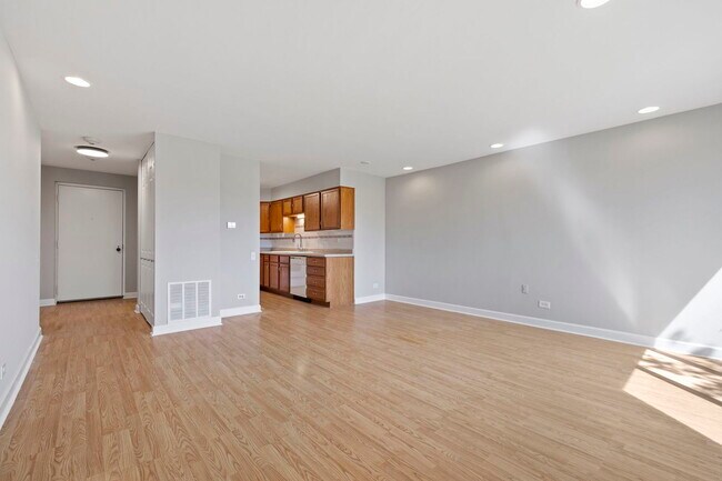 Building Photo - 425 Walnut Creek Rd