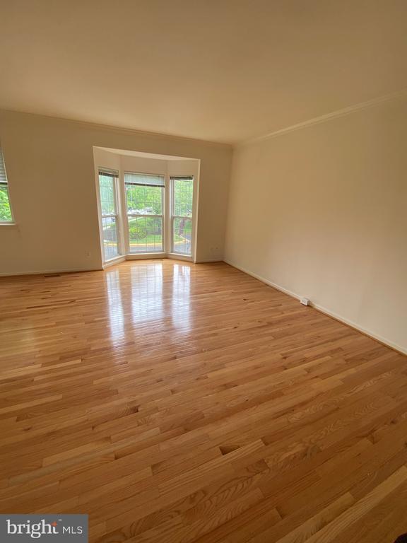 Building Photo - 2560 Belcroft Pl
