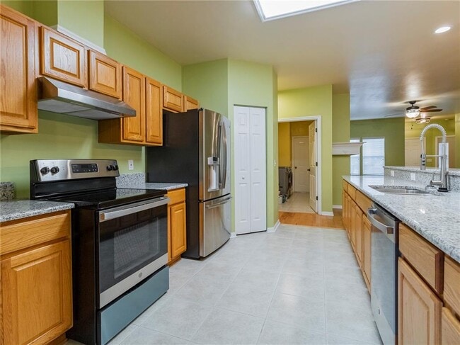 Building Photo - 8436 SW 77th Ave