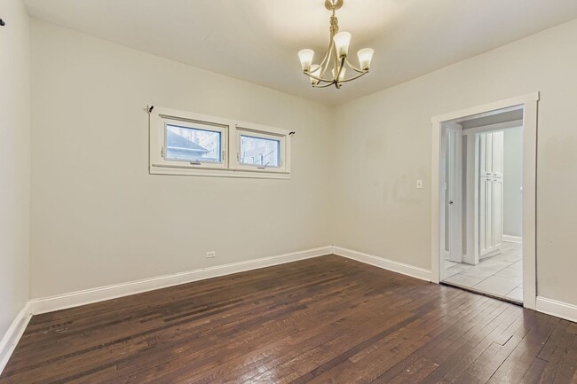 Building Photo - 7356 N Ashland Blvd