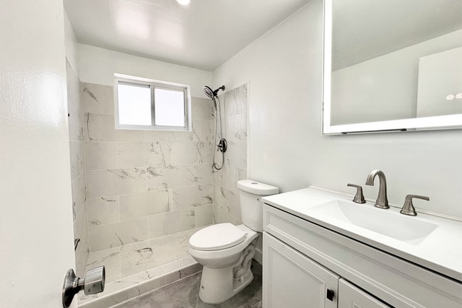 Building Photo - NEW REMODEL 2bd/1.5bath