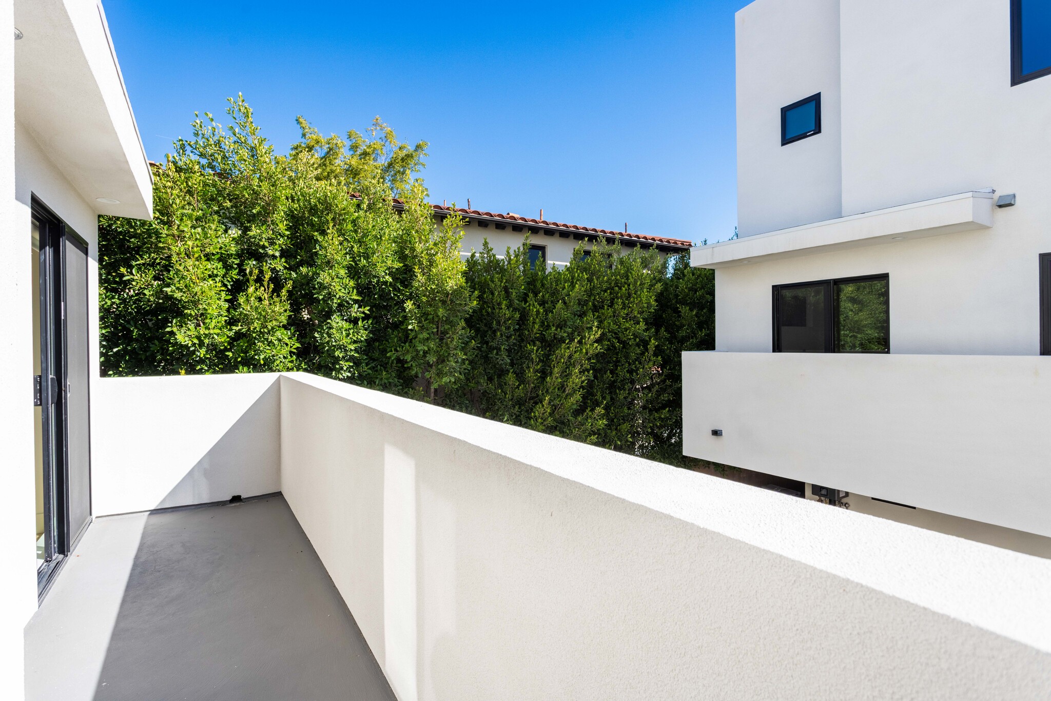 Building Photo - 456 N Poinsettia Pl