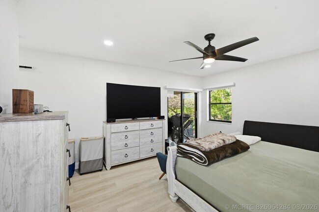 Building Photo - 10775 Waterberry Dr