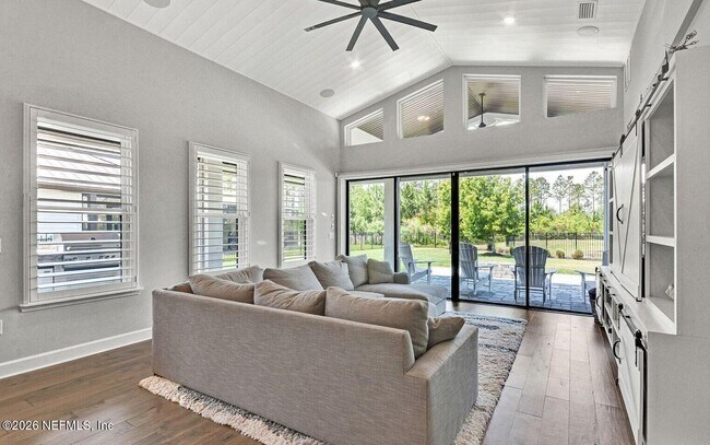Building Photo - 104 Marquesa Cir