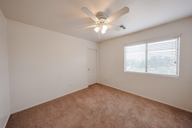 Building Photo - 12039 W Leather Ln