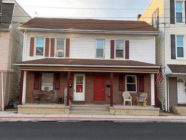 Primary Photo - Charming 3-Bedroom Single-Family Home for ...