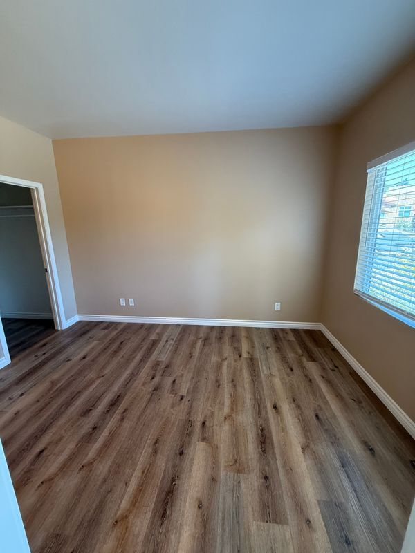 Building Photo - 1769 Los Feliz Dr
