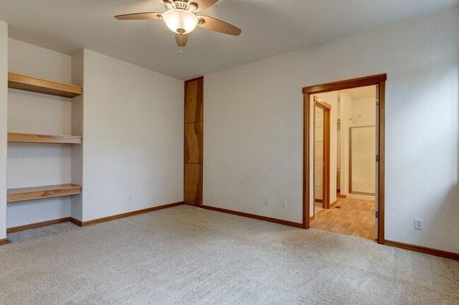 Building Photo - 3-bedroom, 2-bathroom single-level home