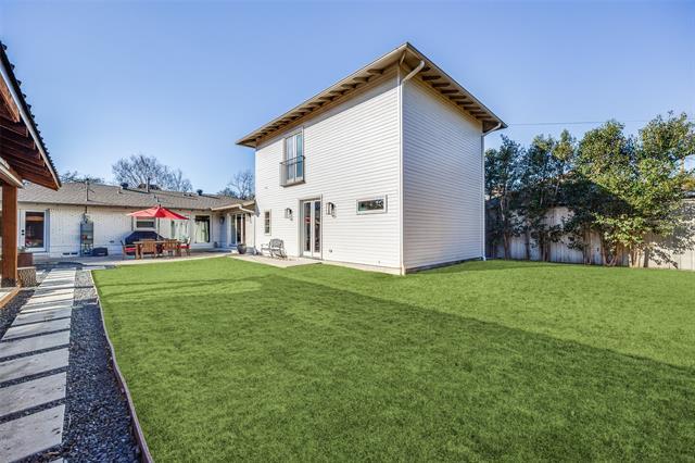 Building Photo - 6441 Park Ln