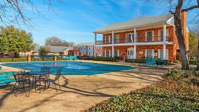 Building Photo - 983 Roaring Springs Rd