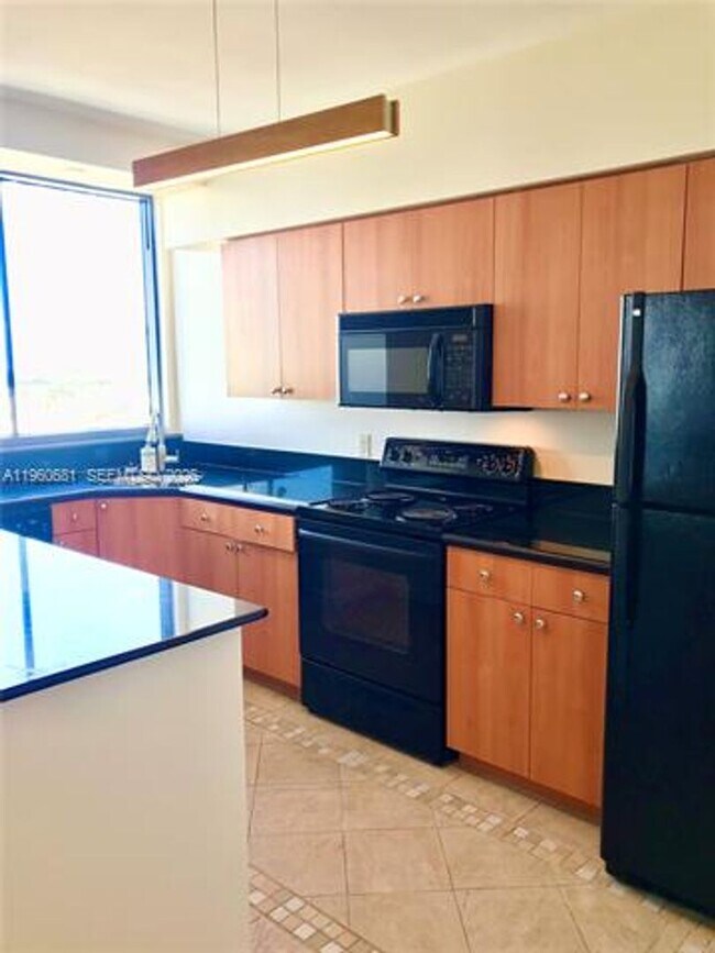 Building Photo - 300 Biscayne Blvd Way