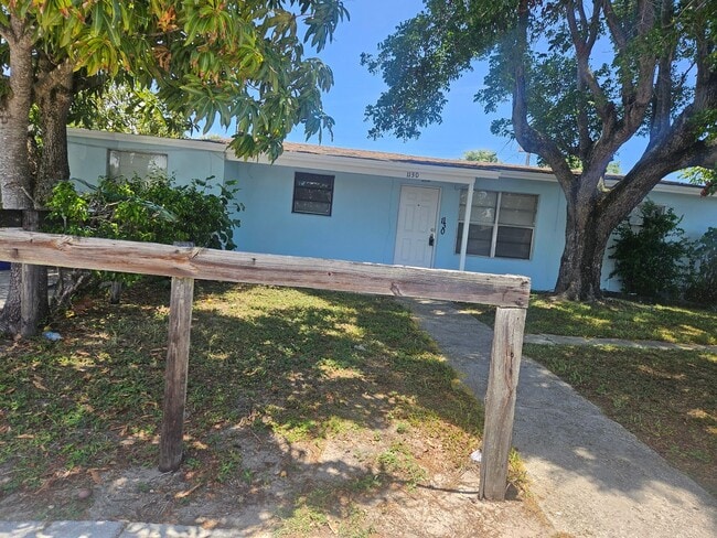 Primary Photo - 4 Bed 2.5 Bath Single Family Home for Rent...