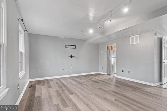 Building Photo - 6234 Ducketts Ln