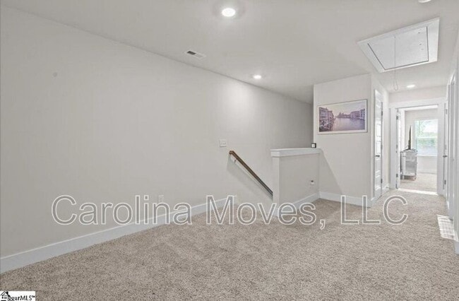 Building Photo - 22 Sparrow Ln
