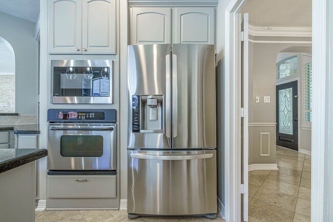 Building Photo - 6331 Collina Springs Ct