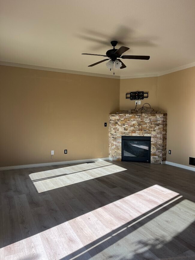 Building Photo - 964 Pyxis Dr