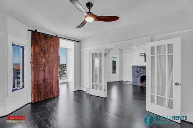 Building Photo - Noe Valley: Top Floor Condo w/ City Views, Garage Parking & W/D in unit