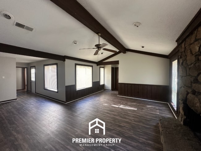 Building Photo - 1501 Timber Line Cove