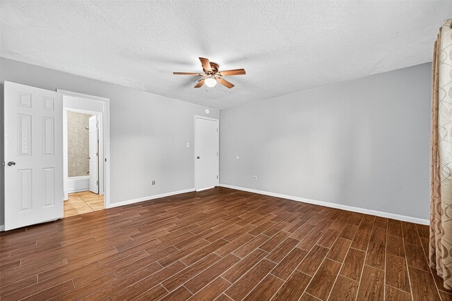 Building Photo - 802 Cascade Creek Dr