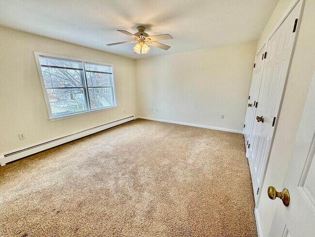 Building Photo - 7 J St