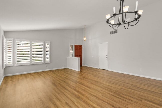 Building Photo - Beautiful 4BR Single-Story Home with Solar in Summercreek