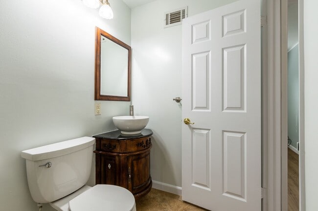 Building Photo - Beautiful & bright 3 bed / 2 Bath San Brun...